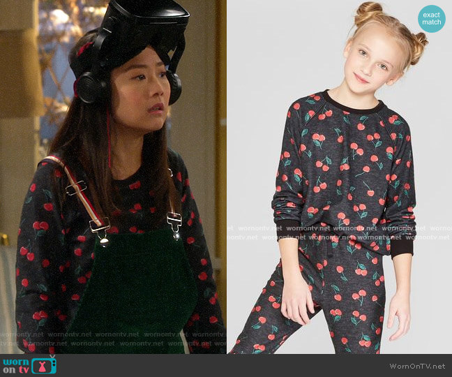 Art Class Fuzzy Sweatshirt worn by Jen (Krista Marie Yu) on Last Man Standing