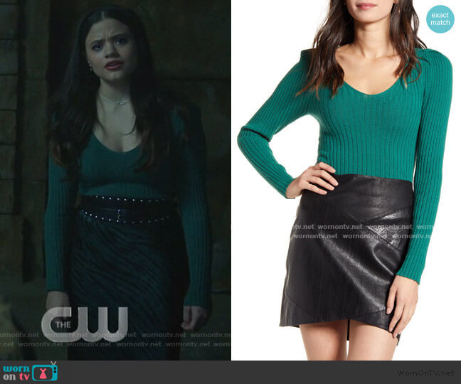Leith Ribbed Puff Sleeve Sweater worn by Maggie Vera (Sarah Jeffery) on Charmed