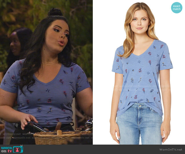 Lucky Brand Tossed Floral Embroidered Tee worn by Lou Hockhauser (Miranda May) on Bunkd