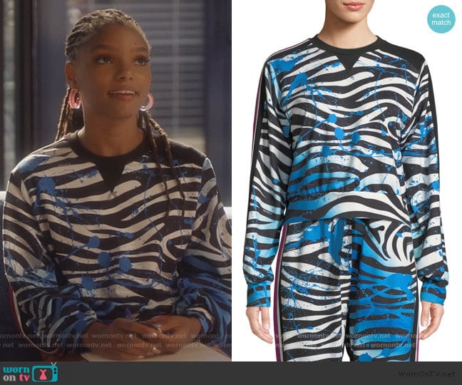 No Ka Oi Nola Zebra-Print Cropped Sweatshirt worn by Skylar Forster (Halle Bailey) on Grown-ish