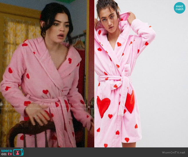 ASOS DESIGN Heart Print Supersoft Robe worn by Katy Keene (Lucy Hale) on Katy Keene