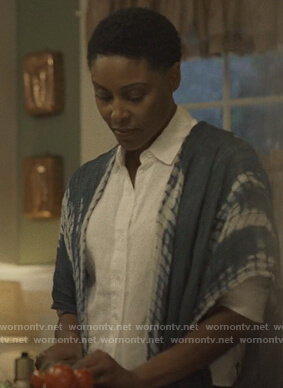Lynn’s blue tie dye kimono on Black Lightning