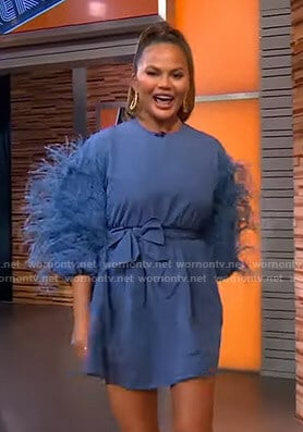 Chrissy Teigen’s blue feather-sleeve mini dress on GMA Strahan Sara And Keke