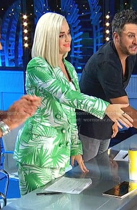 Katy’s green and white leaf print suit on American Idol