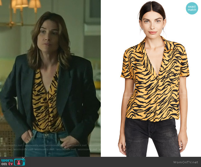Reformation Cuba Top worn by Dex Parios (Cobie Smulders) on Stumptown