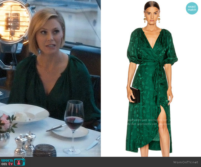 Saloni Olivia Dress in Forest worn by Claire Dunphy (Julie Bowen) on Modern Family