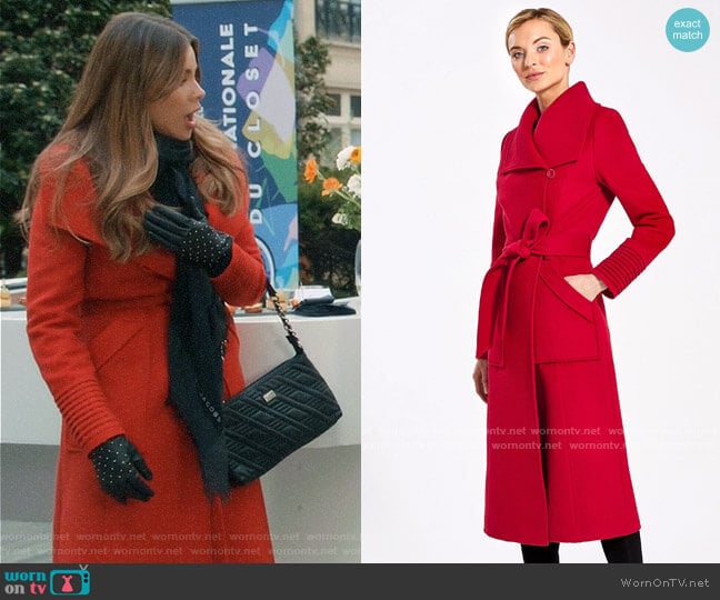 Sentaler Long Wide Collar Wrap Coat worn by  Gloria Pritchett (Sofia Vergara) on Modern Family