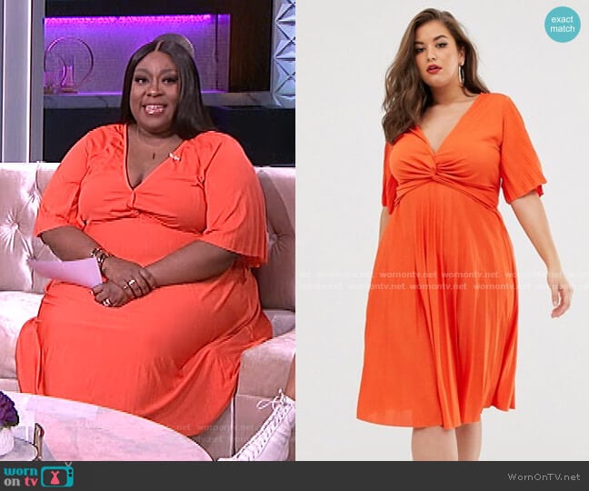 Asos Twist Detail Pleated Kimono Midi Dress worn by Loni Love on The Real