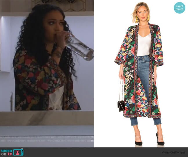 Alice + Olivia Lynn Kimono worn by Olivia Baker (Samantha Logan) on All American