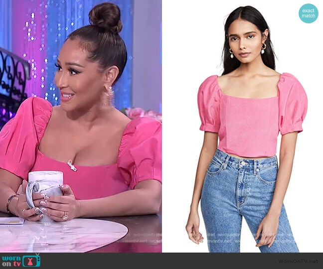 Alice + Olivia Joslyn Puff Sleeve Cropped Top worn by Adrienne Houghton on The Real
