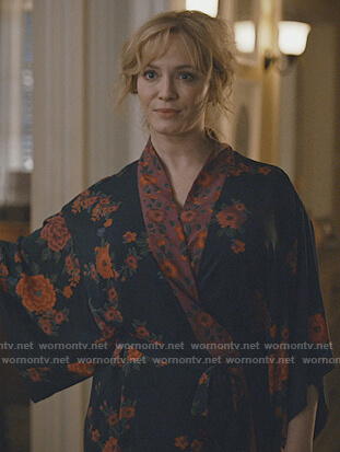 Beth’s floral print robe on Good Girls
