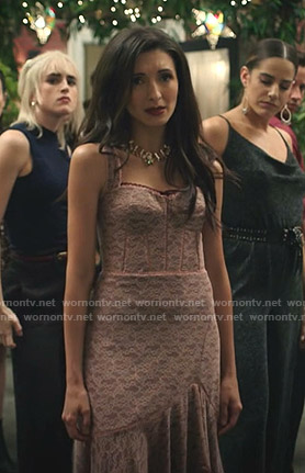 Jessica’s pink lace bustier dress on Zoeys Extraordinary Playlist