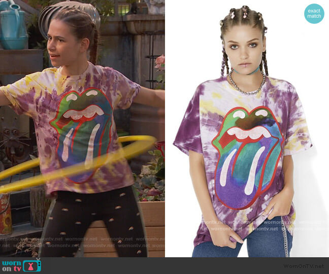 Rolling Stones Tongue Tie Dye Tee worn by Tess O'Malley (Sky Katz) on Ravens Home
