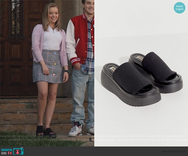 Steve Madden Slinky Platform Sandal worn by Lexie Richardson (Jade Pettyjohn) on Little Fires Everywhere