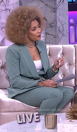 Amanda’s green blazer on The Real