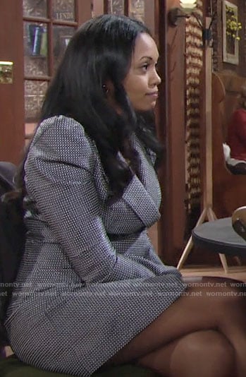 Amanda’s geometric print blazer dress on The Young and the Restless