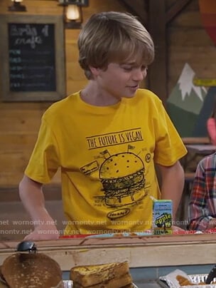 Finn’s yellow vegan burger print tee on Bunkd
