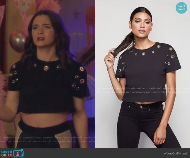Good American Peepin' Grommet Tee worn by Jane Sloan (Katie Stevens) on The Bold Type