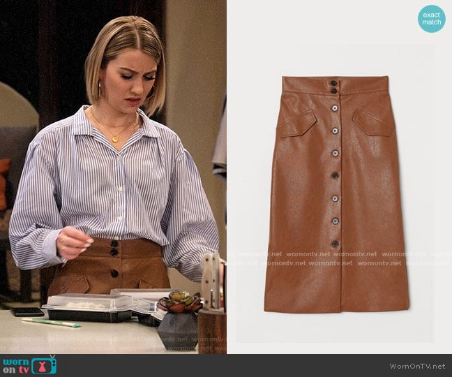 H&M Skirt with Buttons worn by Ava Germaine (Chelsea Kane) on The Expanding Universe of Ashley Garcia