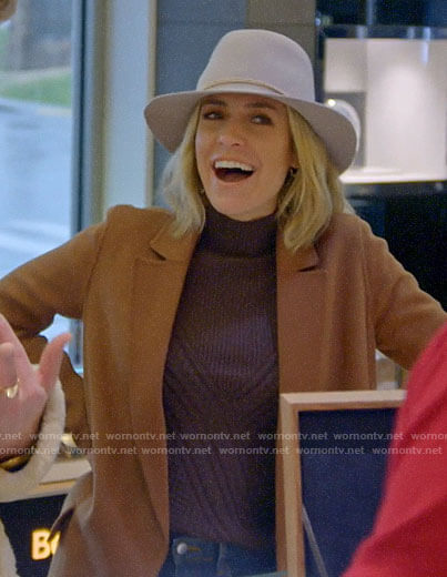 Kristin’s brown cable knit sweater on Very Cavallari