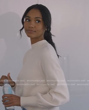 Laura’s white ribbed mock neck sweater on All American
