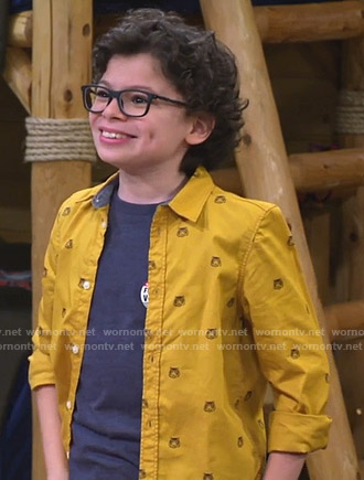 Matteo’s yellow tiger print shirt on Bunkd