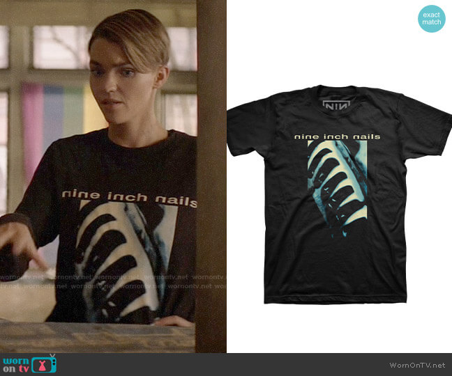 Nine Inch Nails Machine Tee worn by Kate Kane (Ruby Rose) on Batwoman