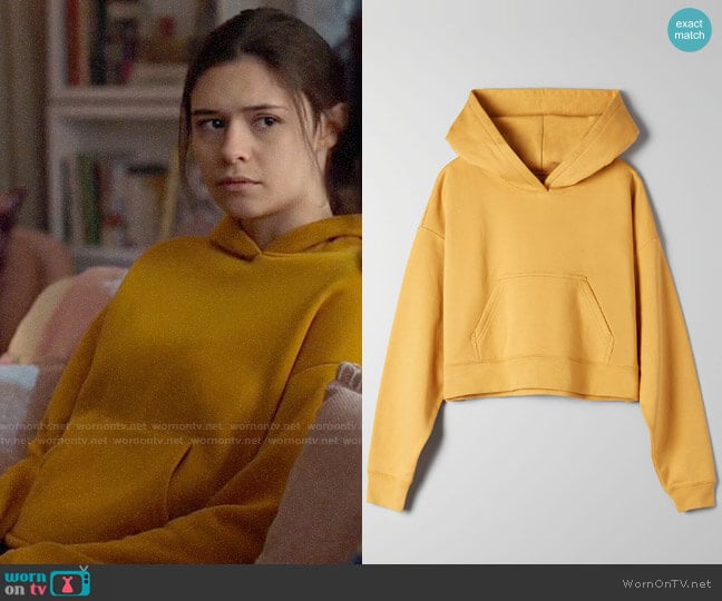 TNA Highland Sweater in Cairo Gold worn by Nia Nal (Nicole Maines) on Supergirl