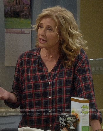 Vanessa’s black and red plaid shirt on Last Man Standing