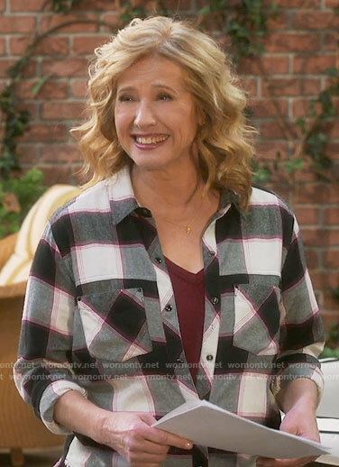 Vanessa’s checked button down shirt on Last Man Standing