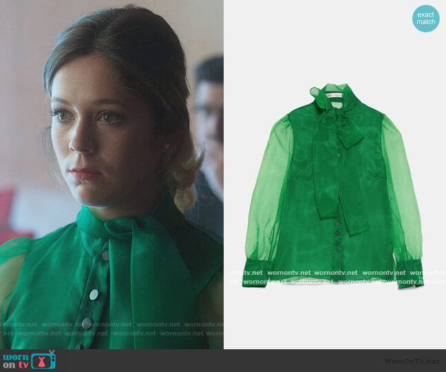 Zara Organza Blouse with Bow Detail worn by Cayetana Grajera Pando (Georgina Amoros) on Elite