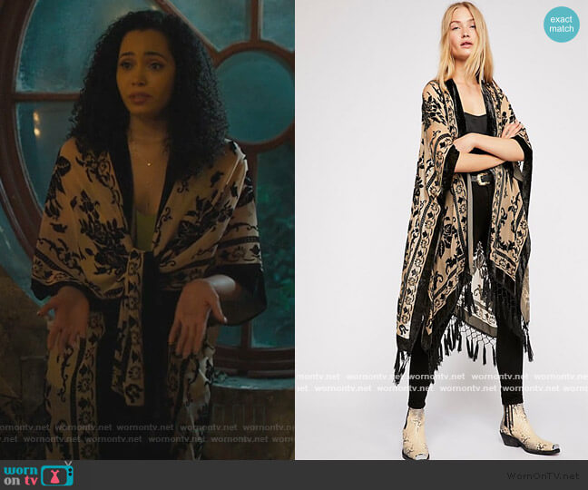 Free People Nightbird Burnout Kimono worn by Macy Vaughn (Madeleine Mantock) on Charmed