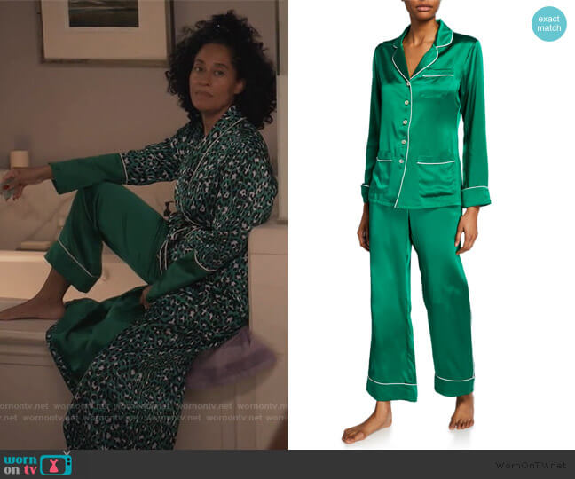 Olivia Von Halle Coco Lagoon Classic Silk Pajama Set worn by Rainbow Johnson (Tracee Ellis Ross) on Black-ish