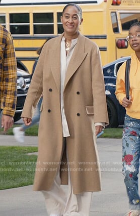 Rainbow’s beige coat on Black-ish
