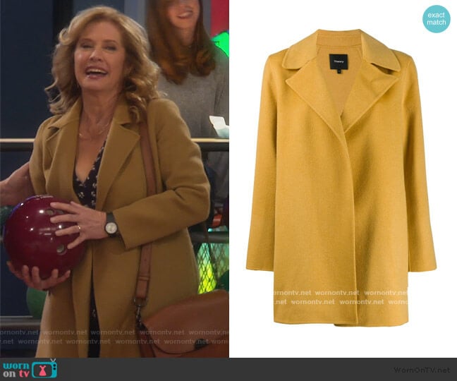 Theory single breasted short coat worn by Vanessa Baxter (Nancy Travis) on Last Man Standing