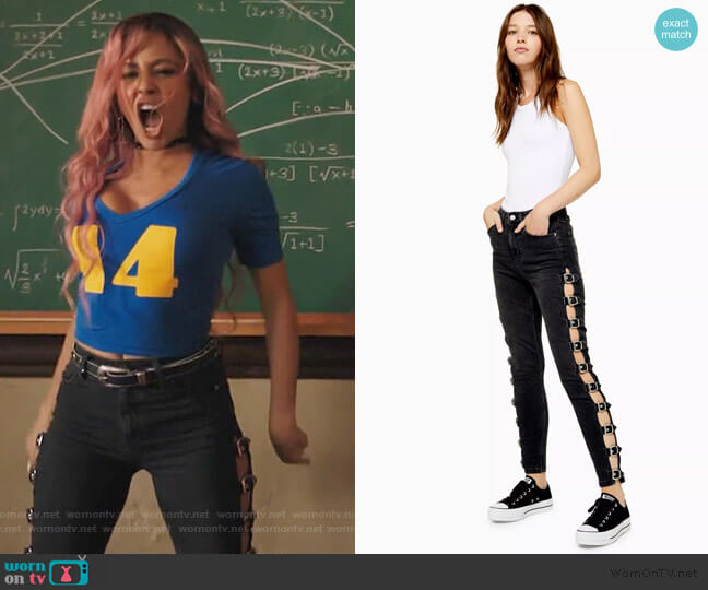 Topshop Washed Black Buckle Jamie Jeans worn by Toni Topaz (Vanessa Morgan) on Riverdale