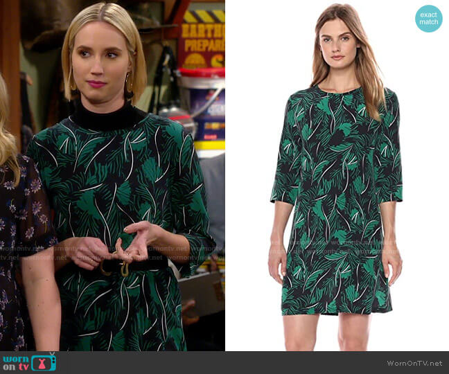 Equipment Aubrey Dress in Tropical Shadows worn by Mandy Baxter (Molly McCook) on Last Man Standing