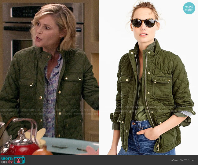 J. Crew Quilted downtown field jacket worn by Claire Dunphy (Julie Bowen) on Modern Family