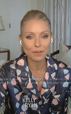 Kelly’s navy floral short sleeve pajamas on Live with Kelly and Ryan