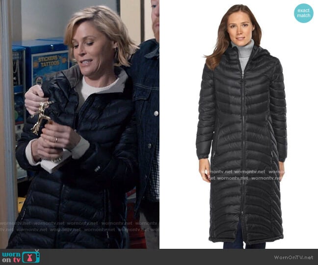 LL Bean Ultralight 850 Down Coat Long worn by Claire Dunphy (Julie Bowen) on Modern Family