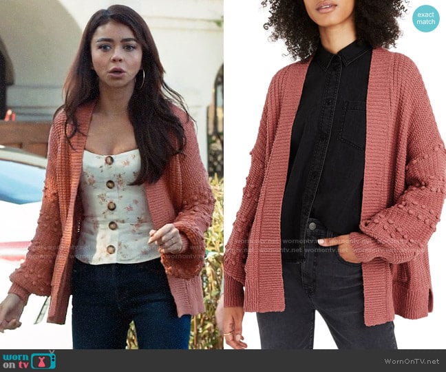 Madewell Bobble Cardigan Sweater in Vintage Quartz worn by Haley Dunphy (Sarah Hyland) on Modern Family