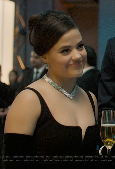 Maggie’s black notch neck gown on Charmed