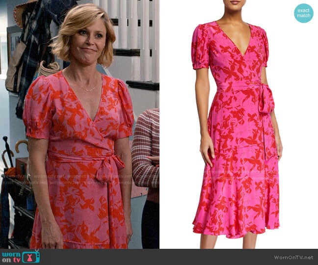 Tanya Taylor Dorothy Dress worn by Claire Dunphy (Julie Bowen) on Modern Family
