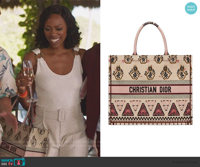 Dior Book Tote Geometric Pink Multicolor worn by Molly Carter (Yvonne Orji) on Insecure