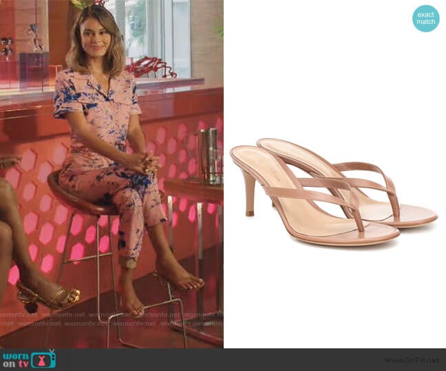Gianvito Rossi Calypso 70 leather sandals worn by Noa Hamilton (Nathalie Kelley) on The Baker and the Beauty