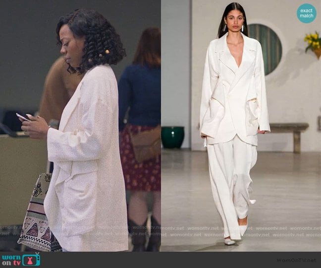 Jacquemus FW 2019 Collection worn by Molly Carter (Yvonne Orji) on Insecure