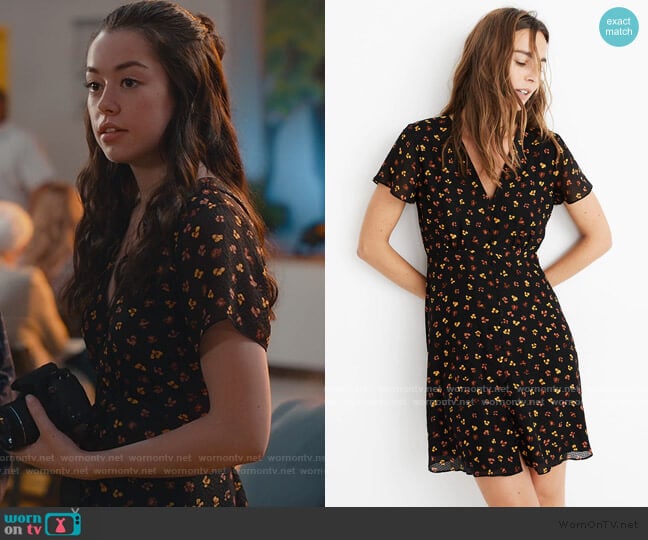 Madewell Silk Button-Front Swing Dress in Feline Floral worn by Annie Sullivan (Anneliese Judge) on Sweet Magnolias