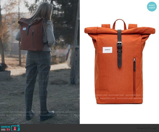 Sandqvist Dante Backpack in Rust worn by Villanelle (Jodie Comer) on Killing Eve