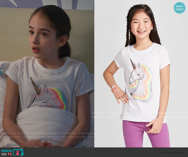 Target Short Sleeve Rainbow Unicorn Graphic T-Shirt worn by Anna-Kat Otto (Julia Butters) on American Housewife