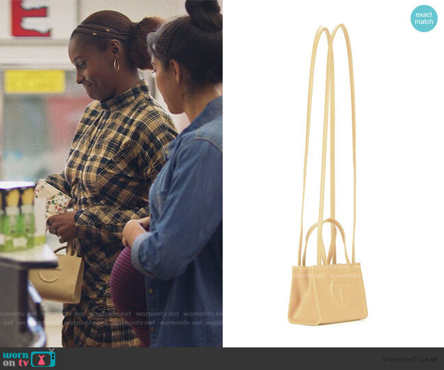 Telfar Small Cream Shopping Bag worn by Issa Dee (Issa Rae) on Insecure